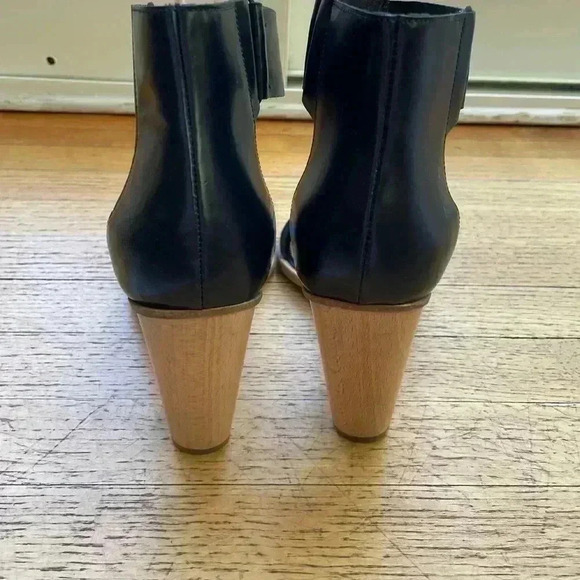 COS navy ankle strap heels - Picture 2 of 5